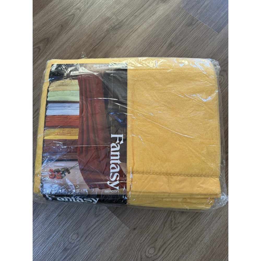 Vtg Beacon‎ BLANKET Fantasy Gold Yellow Acrylic Nylon Satin 72x90" Full Twin NOS